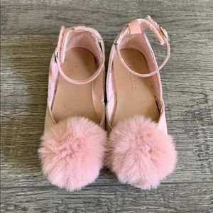 Pom strap flats